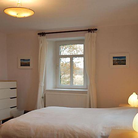 Ruhiges, Gemuetliches Ferienhaus Mit Grossem Garten ウェーム エクステリア 写真