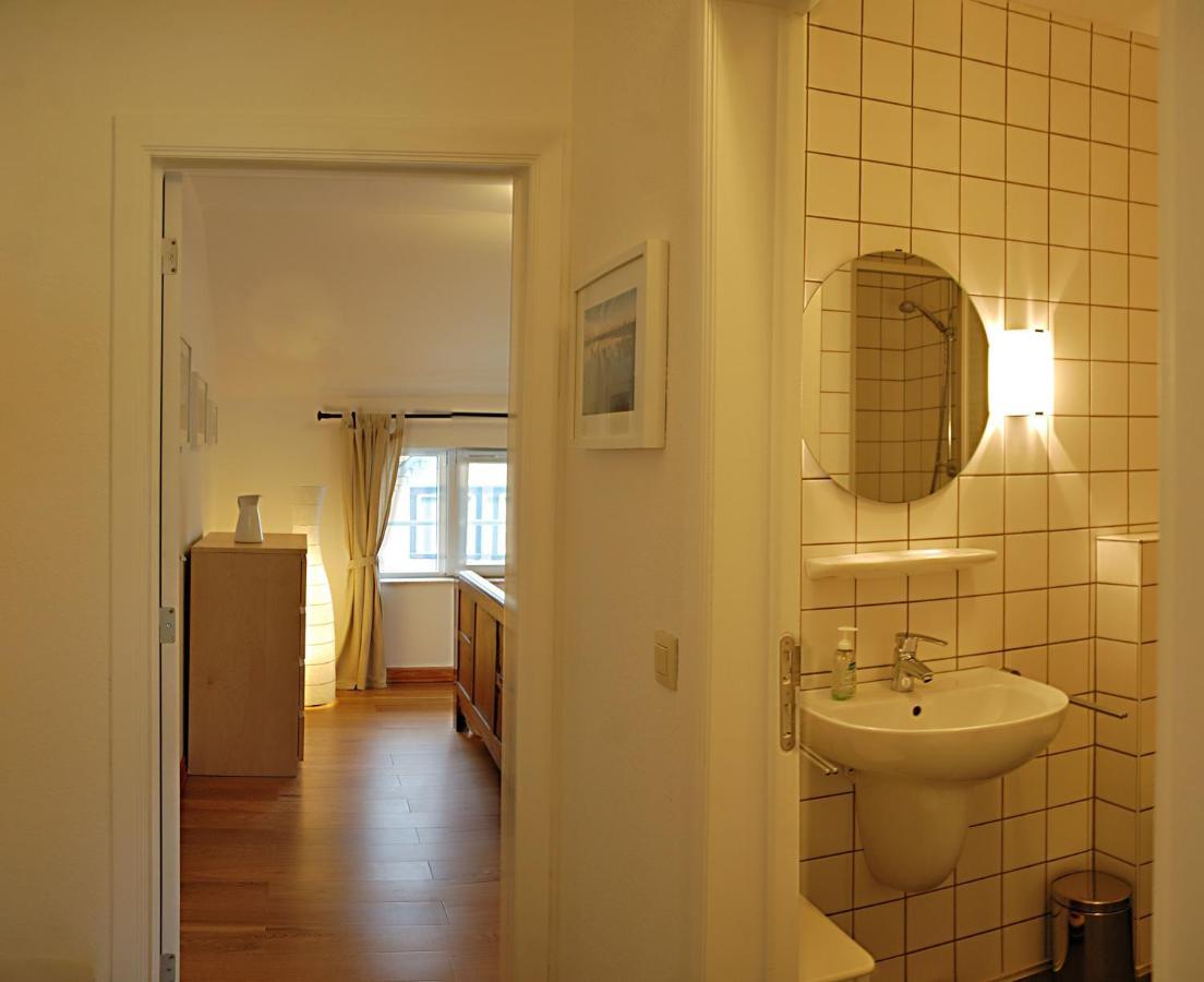 Ruhiges, Gemuetliches Ferienhaus Mit Grossem Garten ウェーム エクステリア 写真