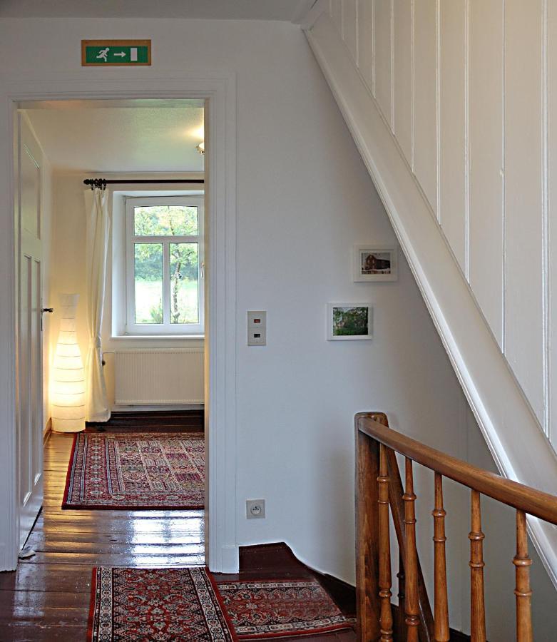 Ruhiges, Gemuetliches Ferienhaus Mit Grossem Garten ウェーム エクステリア 写真
